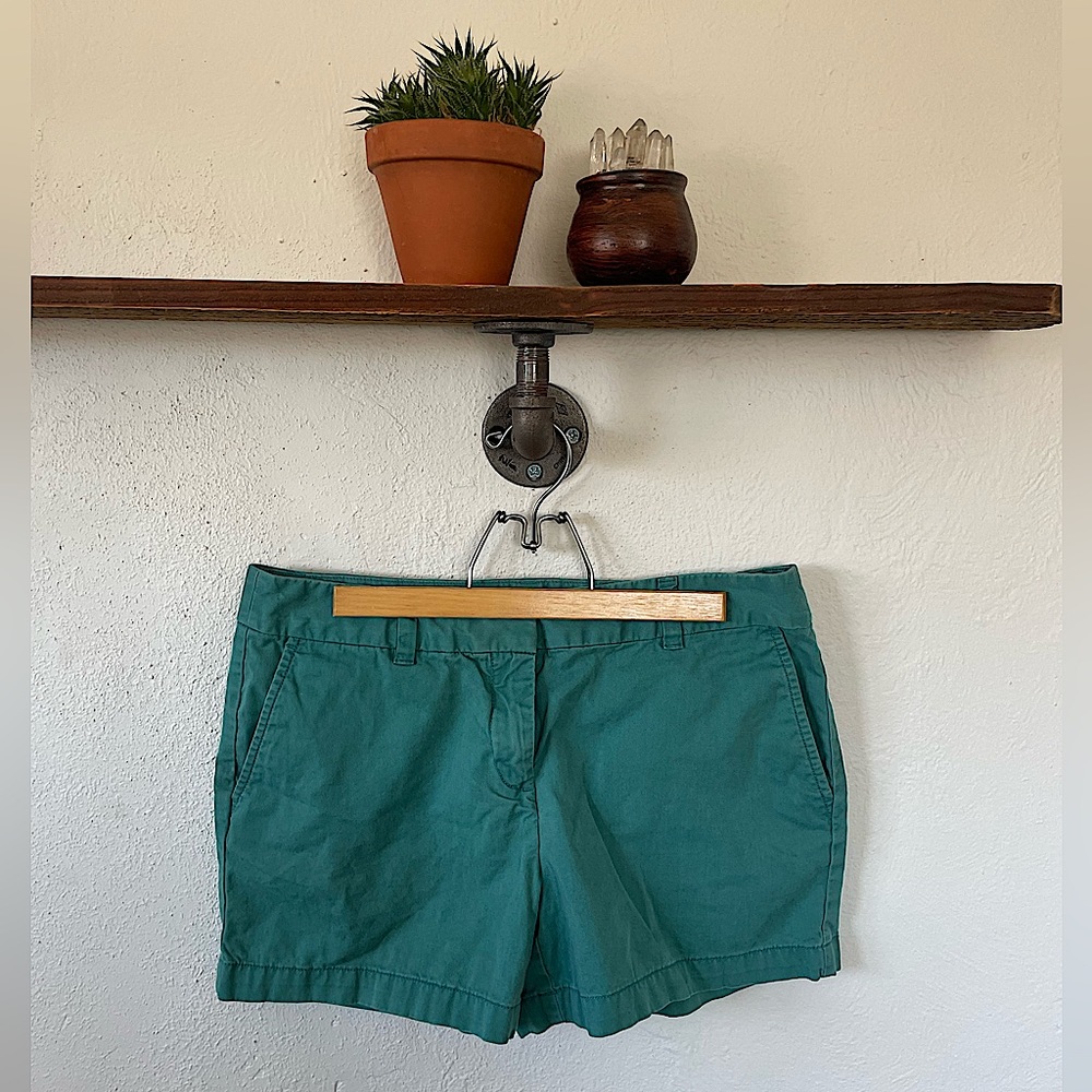 Ann Taylor Loft 4” Short Teal, Size 6